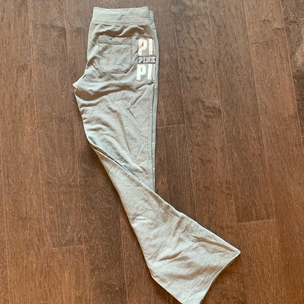 Gray VS flare pants